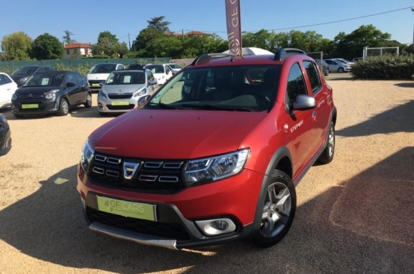 Voiture d'occasion DACIA Messimy