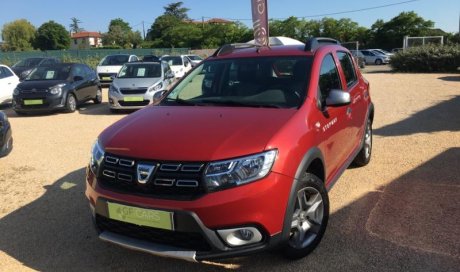 Voiture d'occasion DACIA Messimy